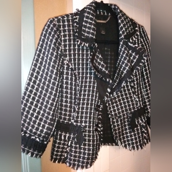 White House Black Market blazer - Picture 2 of 8